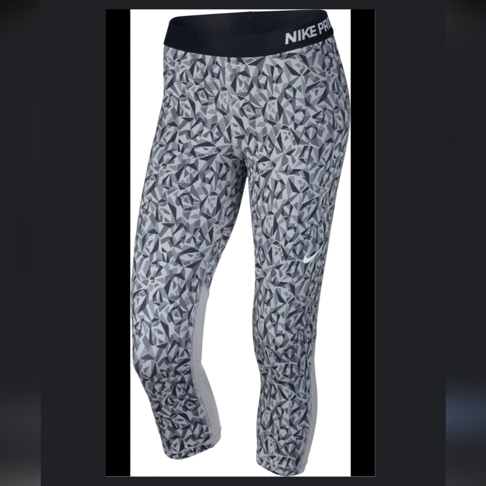 *LAST CHANCE ITEM!* Nike Pro Geometric Capri Leggings Size Medium